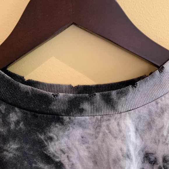 Urban Outfitters t-shirt - Picture 2 of 6